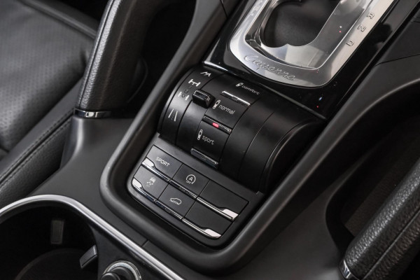 2012 MY13 Porsche Cayenne 92A SUV image 16