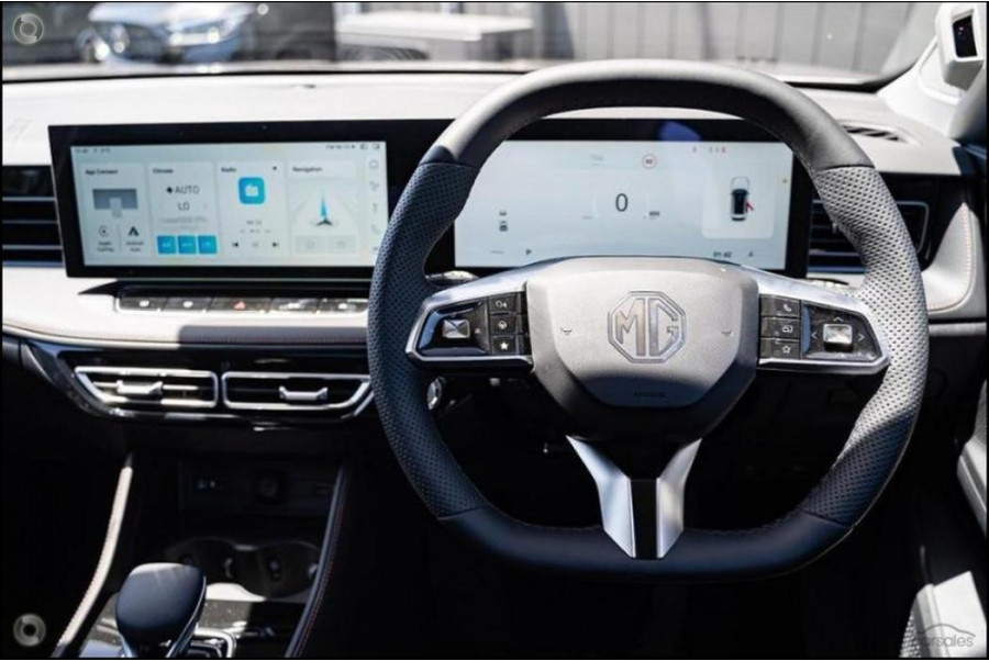 2025 MG HS AS33 Essence SUV Image 18
