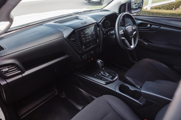 2024 Isuzu D-MAX RG SX High Ride Cab Chassis Image 6