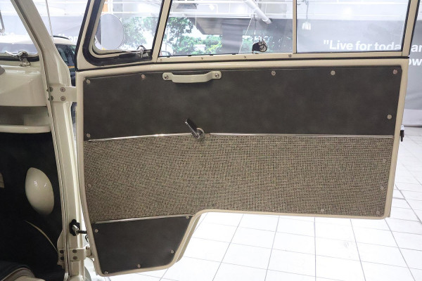 1966 Volkswagen Transporter Type 1 Microbus Bus image 16