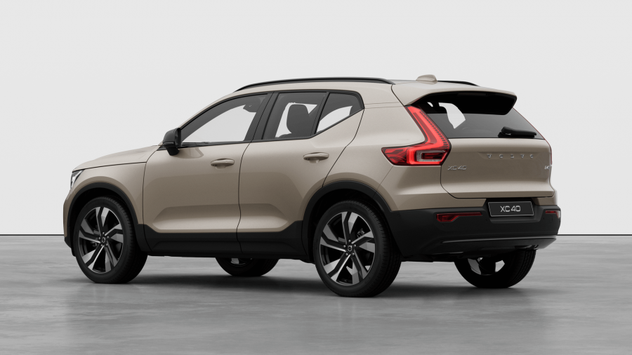 2026 Volvo XC40 XZ Ultra B4 Dark SUV Image 3