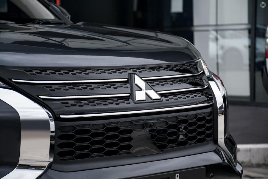 2024 Mitsubishi Outlander ZM ES SUV Image 11