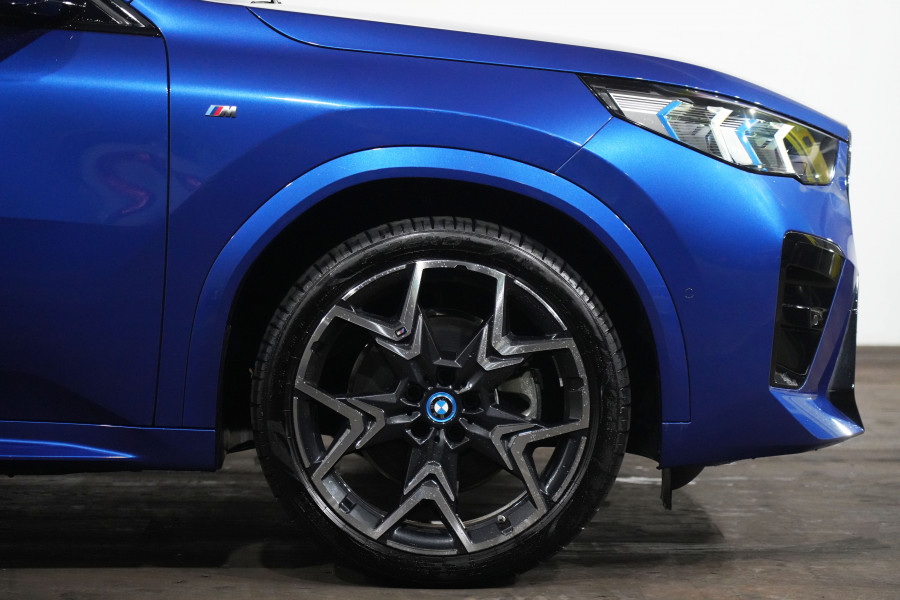 2025 BMW iX2 xDrive30 M Sport SUV Image 5