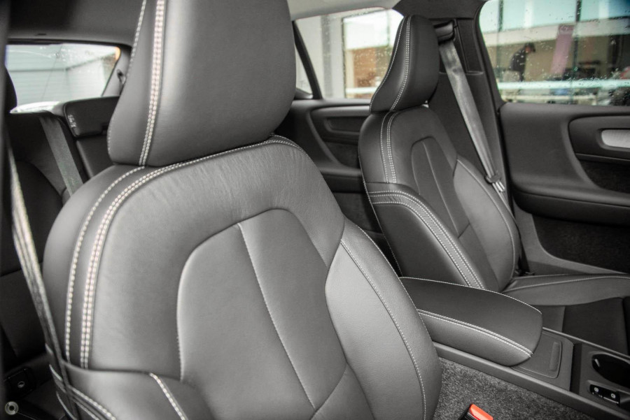 2025 MY26 Volvo XC40 XZ Plus B4 SUV Image 7