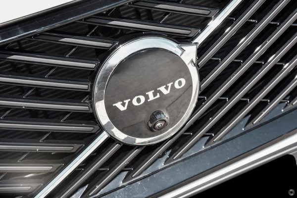 2026 Volvo XC60 UZ Ultra B5 Dark SUV Image 11
