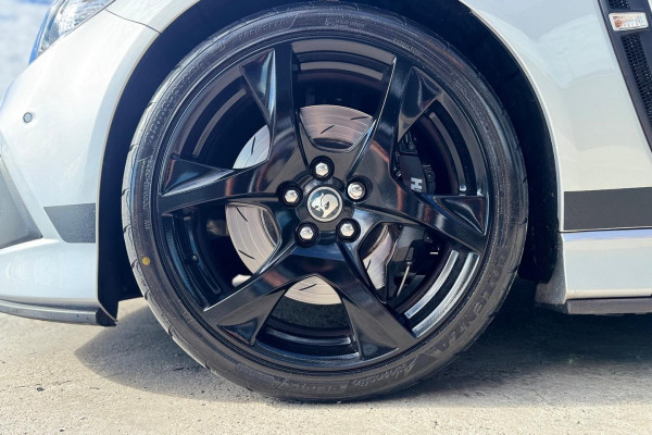 2016 HSV Clubsport Gen F2 R8 SV Black Sedan Image 24