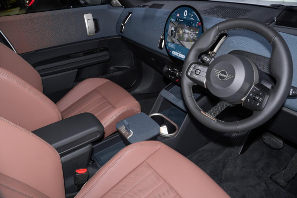 2026 MY25 MINI Countryman U25 S Favoured SUV image 6