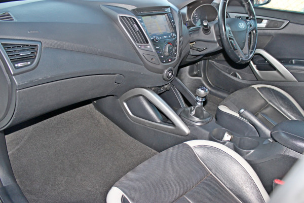 2014 Hyundai Veloster FS3 SR Turbo Coupe Image 11