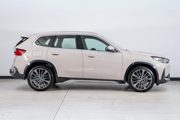 2026 BMW X1 U11 xDrive20i M Sport SUV image 5