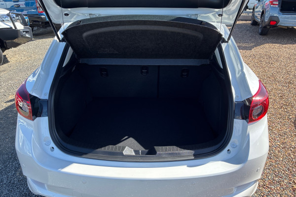 2017 Mazda 3 BN5478 Maxx Hatch Image 12