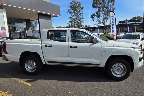 2025 Mitsubishi Triton MV GLX Ute Image 4