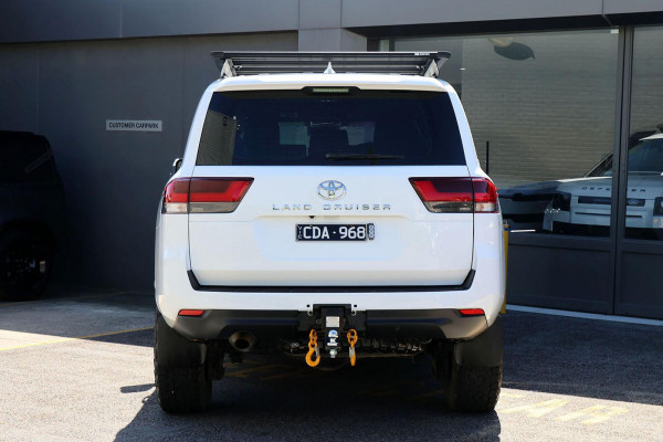 2022 Toyota LandCruiser FJA300R GX SUV image 4