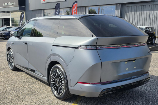2026 XPeng X9  Long Range People Mover Image 5