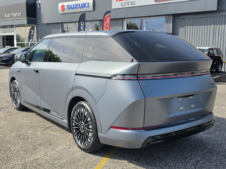 2026 XPeng X9  Long Range People Mover Image 5