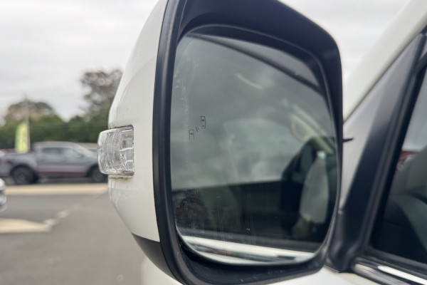 2017 Toyota LandCruiser VDJ200R Sahara SUV Image 12