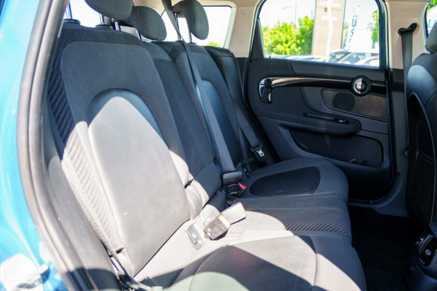 2017 MINI Countryman F60 Cooper Steptronic Wagon Image 10