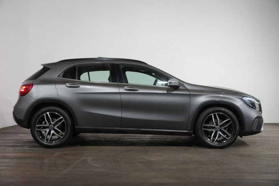 2018 Mercedes-Benz GLA-Class 180 SUV Image 4