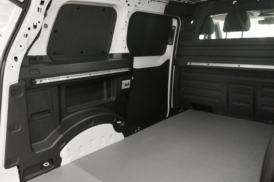 2024 MY25 Volkswagen ID. Buzz Cargo EBN BEV550 Van Image 14