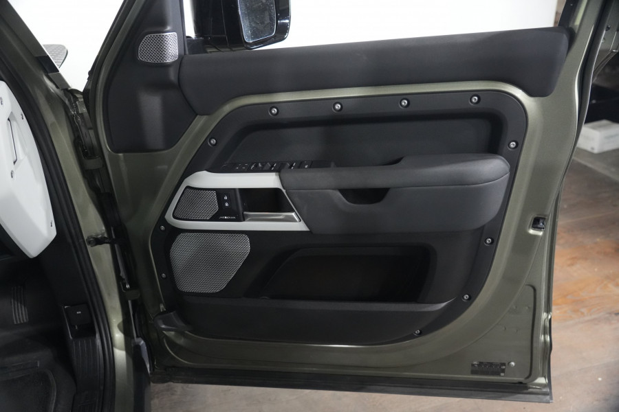 2023 Land Rover Defender L663 130 D300 SE SUV Image 30