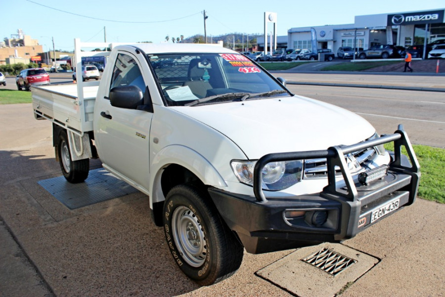 2014 MY15 Mitsubishi Triton MN  GLX Cab chassis - single cab