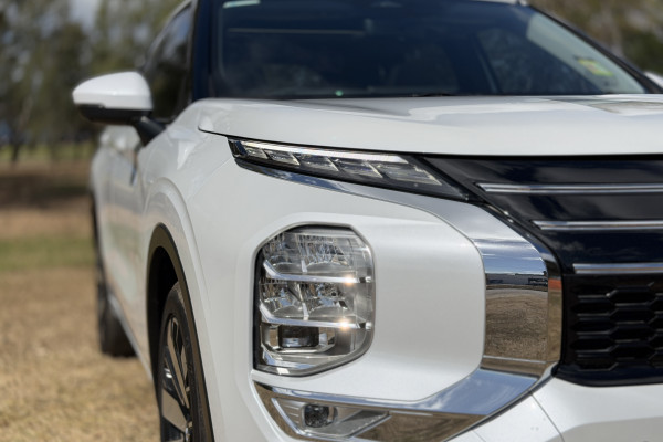 2025 Mitsubishi Outlander ZM Exceed SUV Image 11