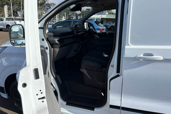 2024 MY24.75 Ford Transit VO 350L Van Image 5