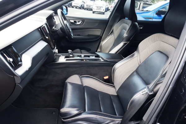 2021 MY22 Volvo XC60 UZ B6 R-Design SUV Image 17