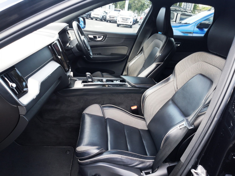 2021 MY22 Volvo XC60 UZ B6 R-Design SUV Image 17