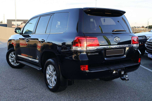 2018 Toyota LandCruiser VDJ200R Sahara SUV Image 2