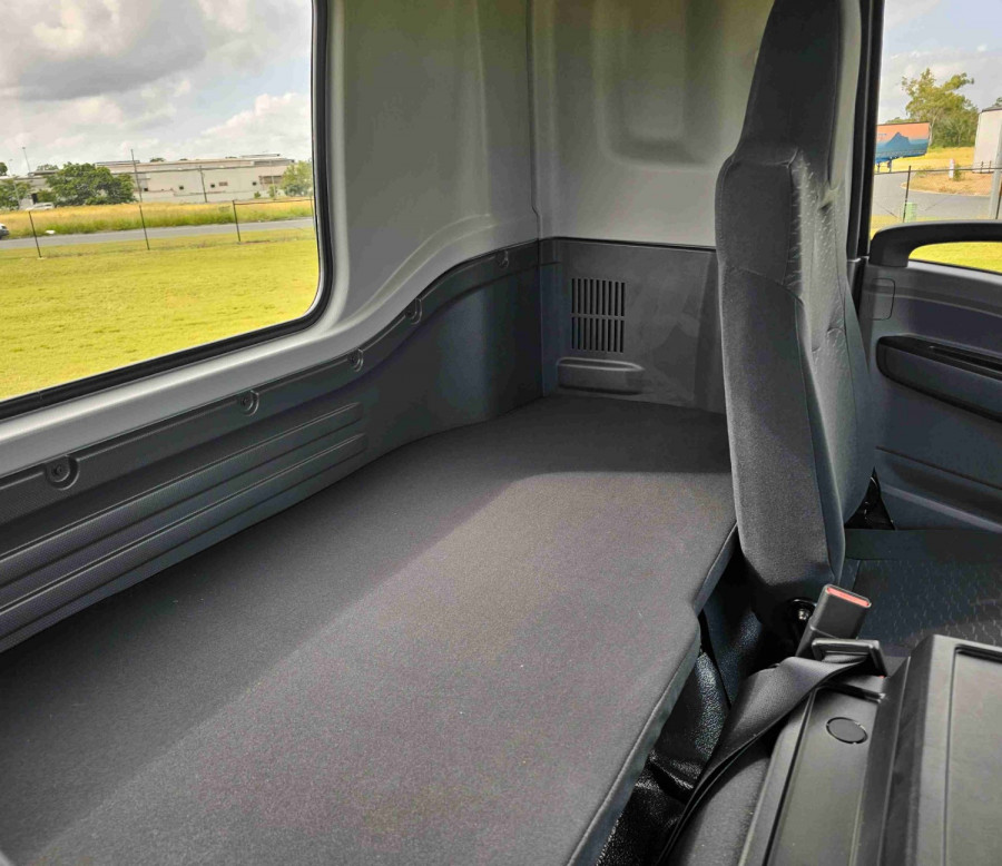 2025 Isuzu FVZ 260-300 AT R55 Cab Chassis Image 10