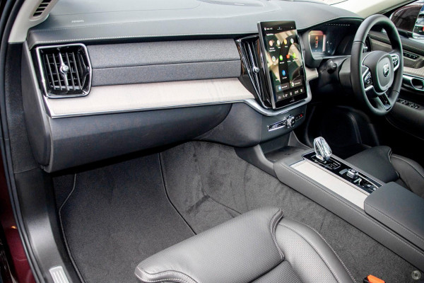 2025 Volvo XC90 L Series Ultra B5 Bright SUV Image 6