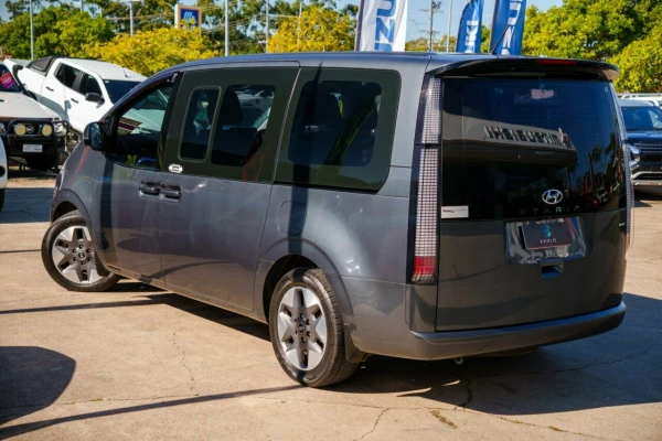 2021 MY22 Hyundai Staria US4.V1 Highlander People Mover Image 2