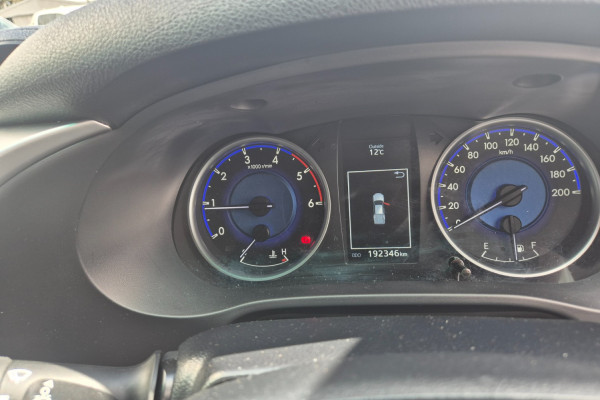 2018 Toyota HiLux  SR5 Double Cab Pick Up Image 19