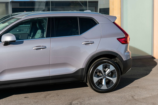 2026 Volvo XC40 XZ Ultra B4 Bright SUV Image 18