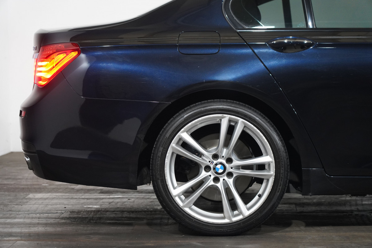2015 BMW 7 40i Sedan Image 6