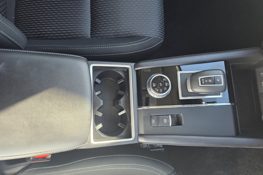 2024 Mitsubishi Outlander ZM LS SUV Image 17