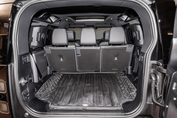 2026 Land Rover Defender L663 110 P425 X SUV image 19