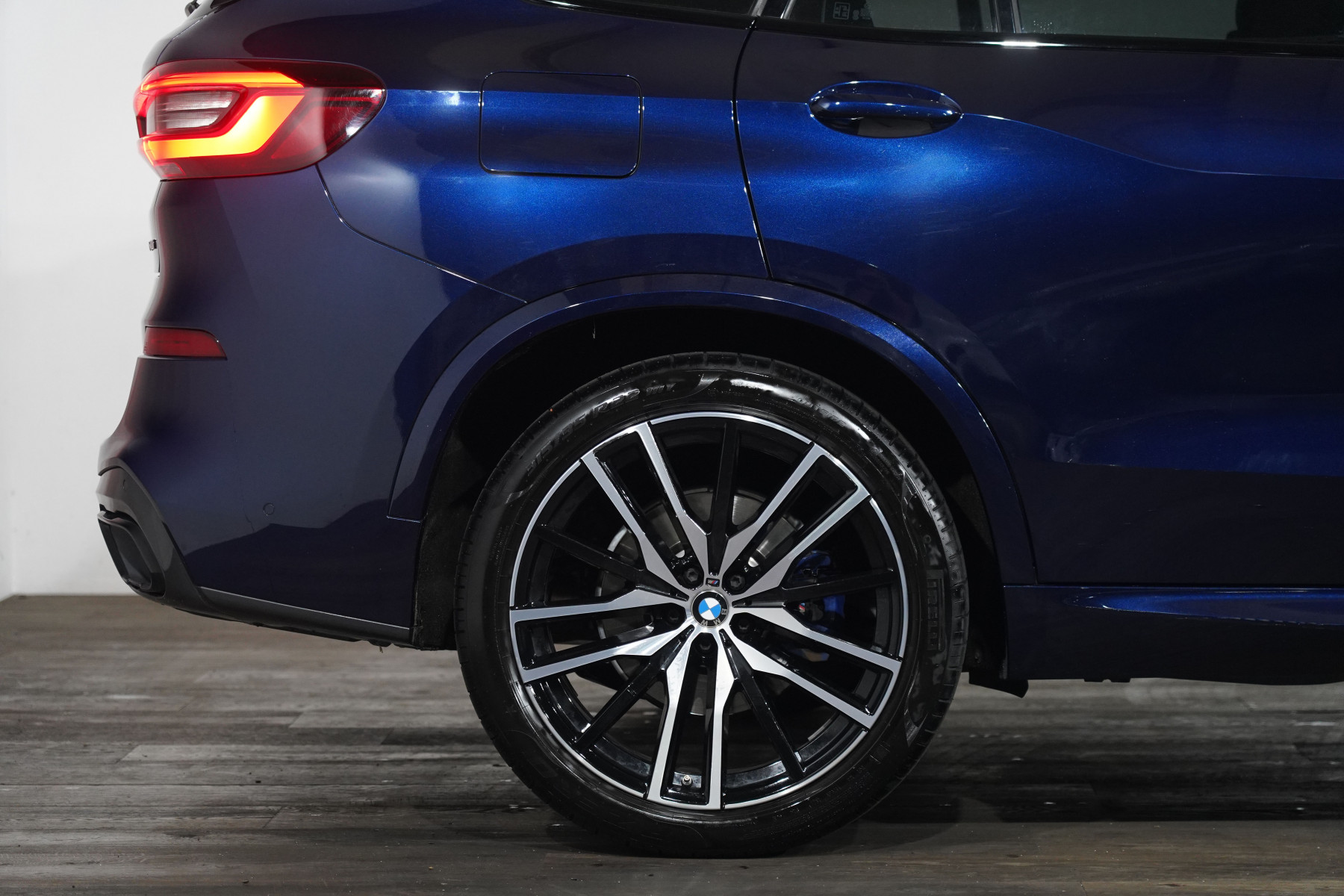 2022 BMW X5 Xdrive40i M Sport SUV Image 6