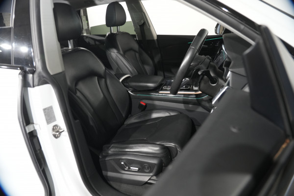2019 Audi Q8 F1 55 TFSI SUV image 31