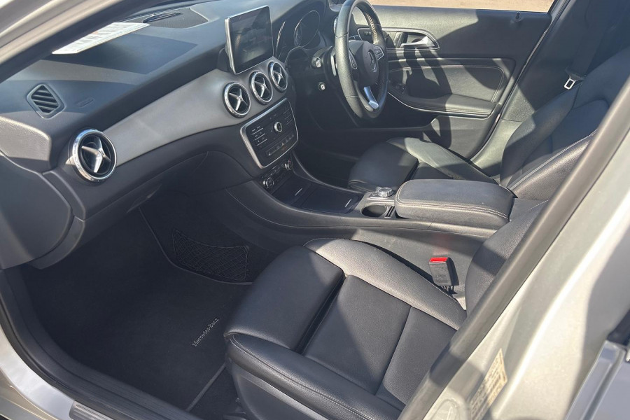 2016 Mercedes-Benz GLA-Class X156 GLA200 SUV Image 15