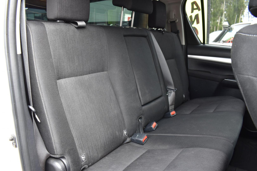 2018 Toyota HiLux  SR5 Double Cab Pick Up Image 38