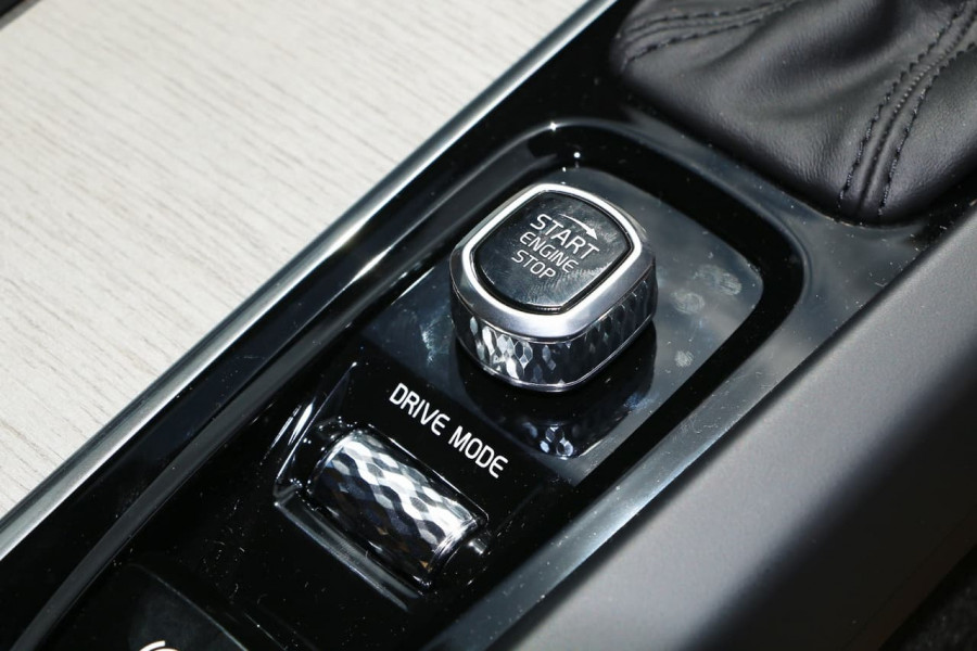 2019 MY20 Volvo S60 Z Series T5 Inscription Sedan Image 19