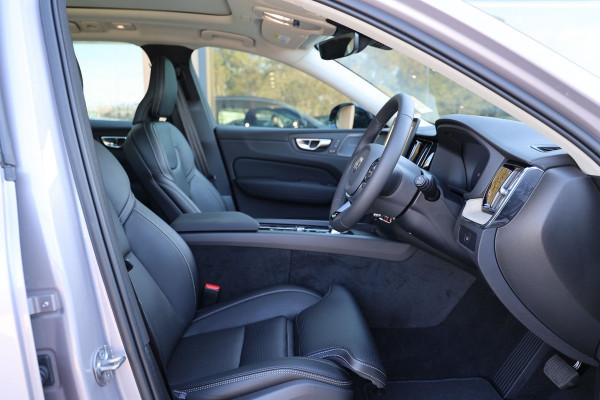 2026 Volvo XC60 UZ Ultra B5 Dark SUV Image 7