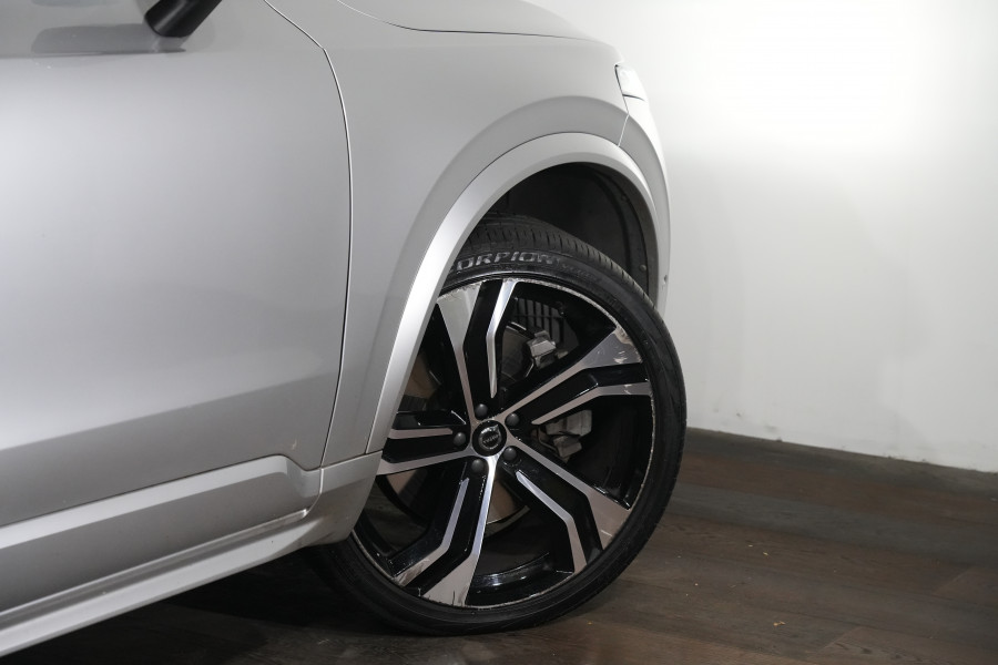 2021 Volvo XC90 L Series T8 Recharge SUV Image 11