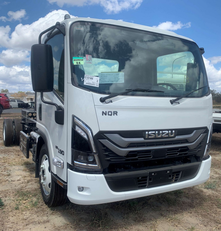 2026 Isuzu  NQR 88/80-190 AM D45 Cab Chassis Image 1