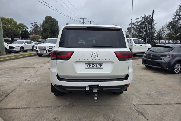 2024 Toyota LandCruiser FJA300R VX SUV Image 6