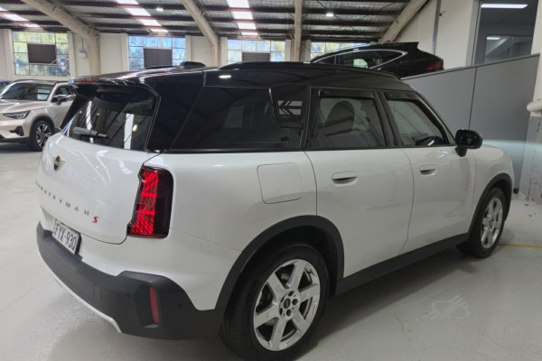 2024 MINI Countryman U25 S Classic Wagon Image 5