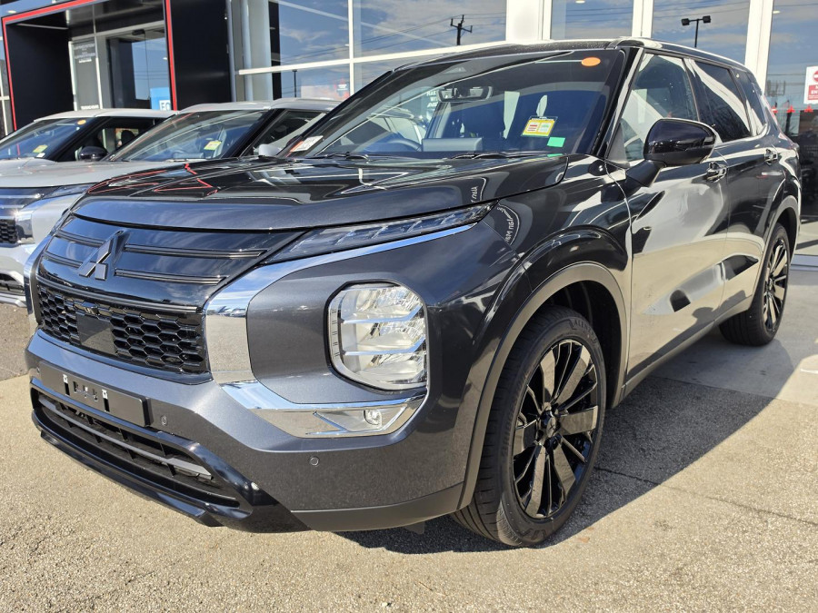 2026 Mitsubishi Outlander ZM Black Edition SUV Image 2