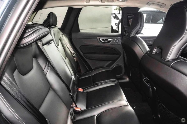 2026 Volvo XC60 UZ Ultra B5 Dark SUV Image 9