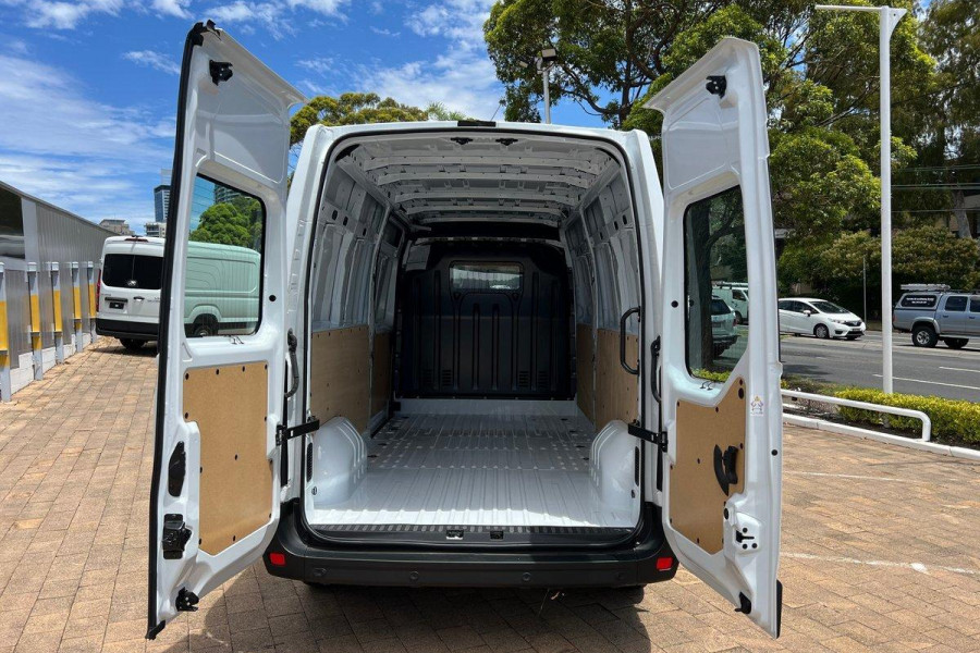 2024 Renault Master X62 Phase 2 Pro 110kW Van Image 9
